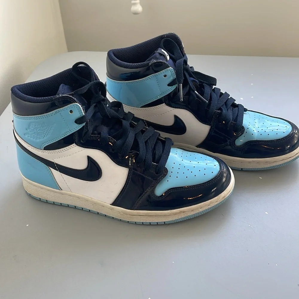 Nike Air Jordan 1 High Tops - Picture 2 of 3